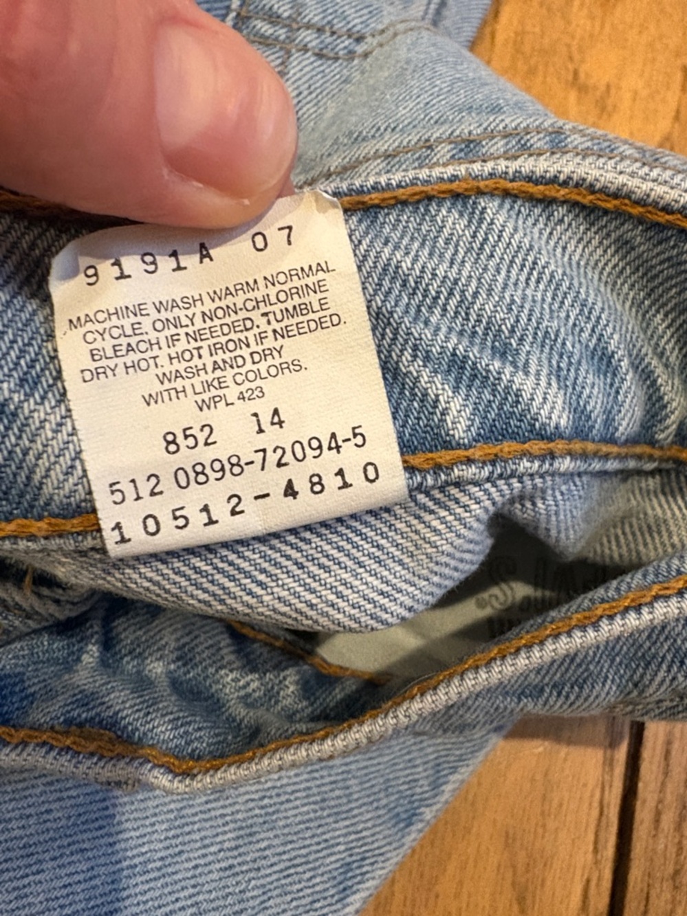 Vintage Levi’s 512 Slim Fit Straight Leg Light Wash Jeans USA / Juniors - Picture 8 of 16
